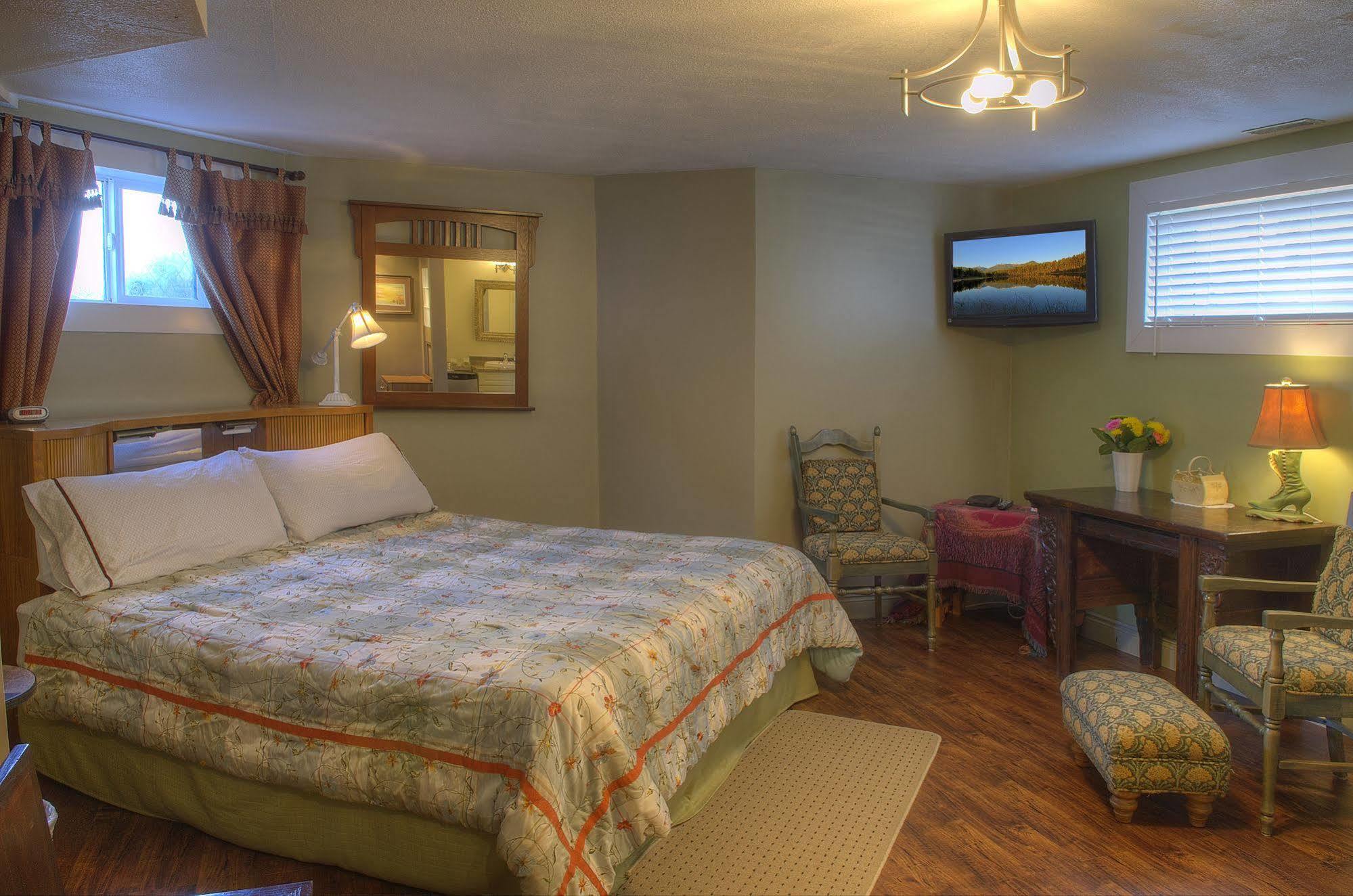 Heartwood Inn Drumheller Bagian luar foto