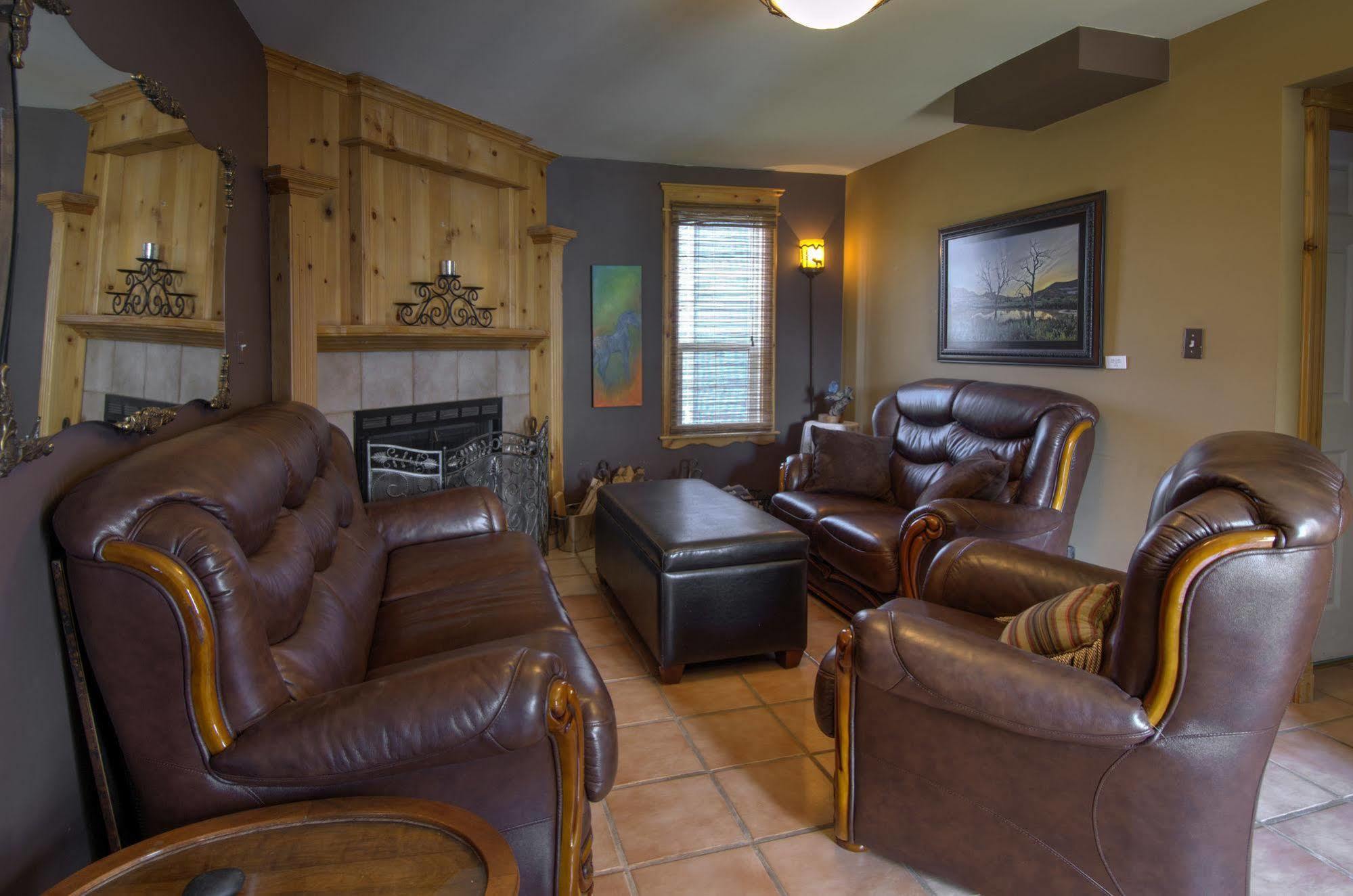 Heartwood Inn Drumheller Bagian luar foto
